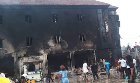 BREAKING: Fire Guts Hotel In Onitsha