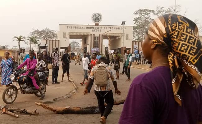 Just In: FUTA Students Protest Ongoing Robbery Attacks
